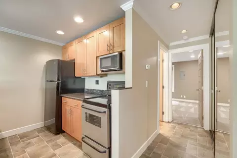 17 Etruria St, Seattle, WA 98109