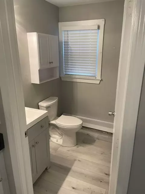 54 Green St, Haverhill, MA 01830