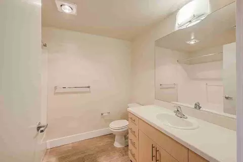 523 Broadway E, Seattle, WA 98102 photo 56