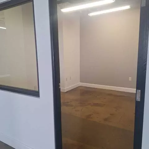 1947 N Cahuenga Blvd, Los Angeles, CA 90068