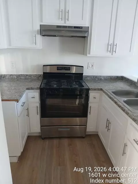 1601 W Civic Center Dr, Santa Ana, CA 92703