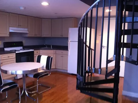 800 James Ave, Scranton, PA 18510