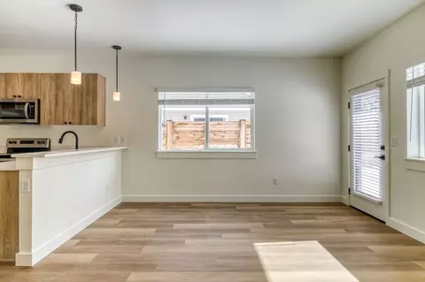 2611 NE West Devils Lake Rd, Lincoln City, OR 97367