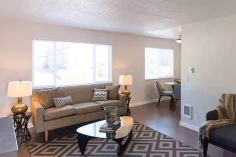 565 N Rosa Parks Way, Portland, OR 97217