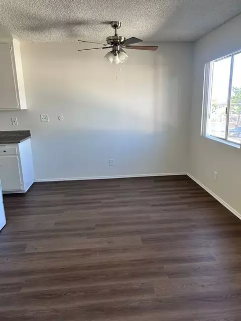 8351 Northgate Ave, Los Angeles, CA 91304