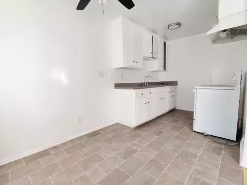 8351 Northgate Ave, Los Angeles, CA 91304