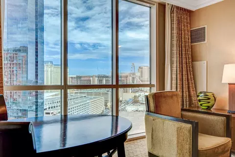 135 E Harmon Ave, Paradise, NV 89109 photo 3