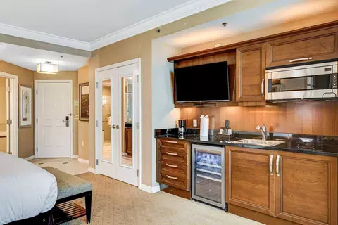135 E Harmon Ave, Paradise, NV 89109 photo 9
