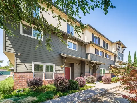 5497 Carlson Dr, Sacramento, CA 95819