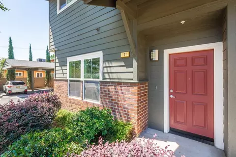 5497 Carlson Dr, Sacramento, CA 95819