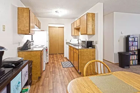 708 E 7th St, Monticello, MN 55362