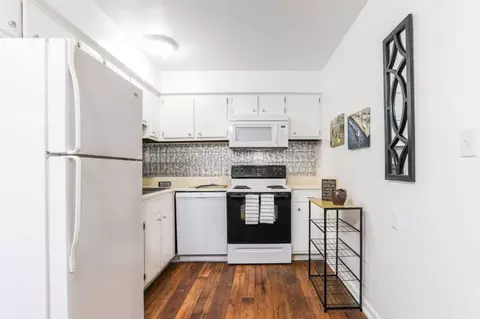 117 Maple Ave #E, Centerville, OH 45459