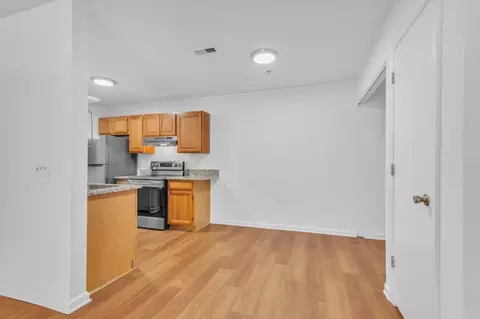 420 Acorn Grove Ln, Chesapeake, VA 23320