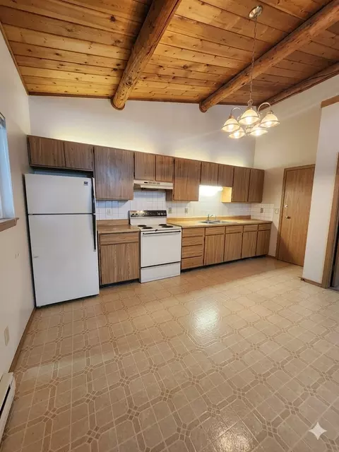 2555 Mission Rd, North Pole, AK 99705