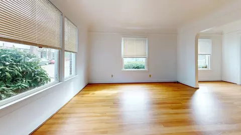 4315 SW Oregon St, Seattle, WA 98116