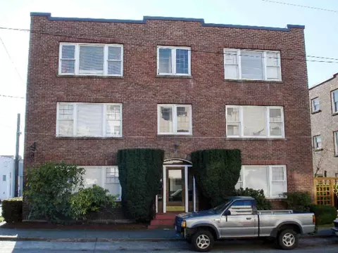 4315 SW Oregon St, Seattle, WA 98116