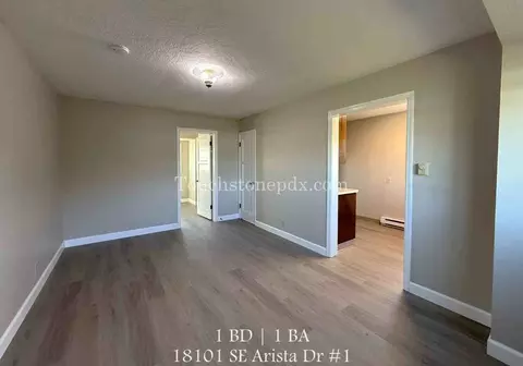 18101 SE Arista Dr, Jennings Lodge, OR 97267
