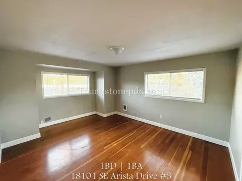 18101 SE Arista Dr, Jennings Lodge, OR 97267