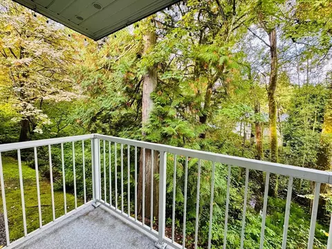12315 NE Woodinville Dr, Woodinville, WA 98072