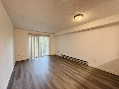 12315 NE Woodinville Dr, Woodinville, WA 98072