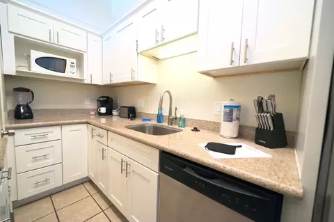 704 Sutter Ave, Palo Alto, CA 94303