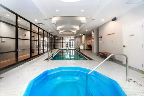 8 E 9th St, Chicago, IL 60605