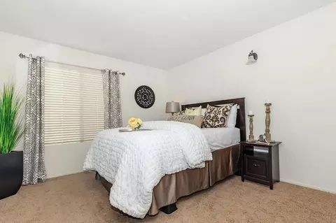 445 W Nees Ave, Fresno, CA 93711