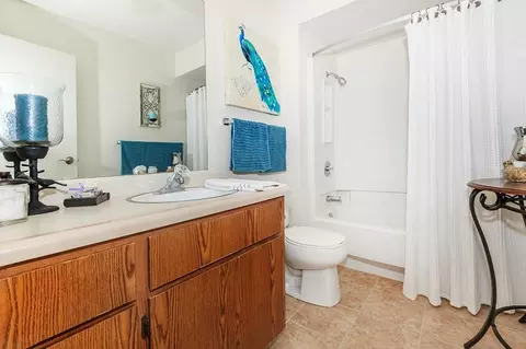 445 W Nees Ave, Fresno, CA 93711