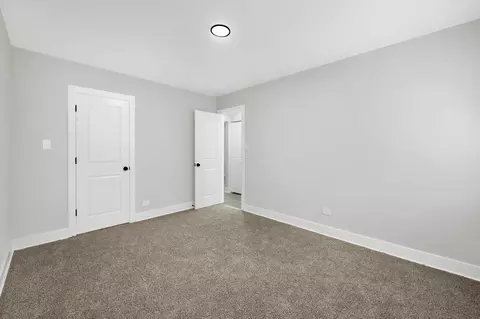 2050 E 72nd Pl, Chicago, IL 60649 photo 11