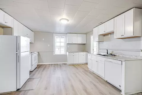 213 Manitowoc St, Menasha, WI 54952
