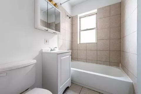 7131 S Yates Blvd, Chicago, IL 60649 photo 4