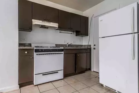 7131 S Yates Blvd, Chicago, IL 60649