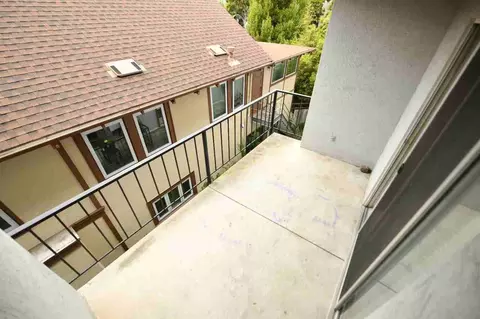 2725 Haste St, Berkeley, CA 94704 photo 7