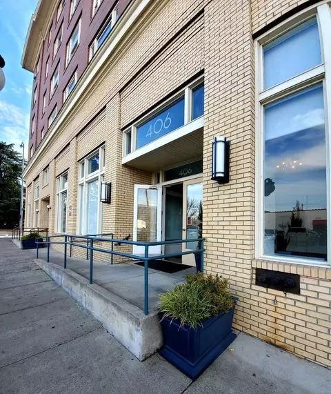 406 W Main St, Medford, OR 97501