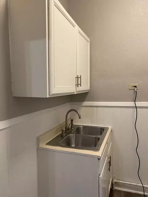 527 Cedar St, San Antonio, TX 78210 photo 4