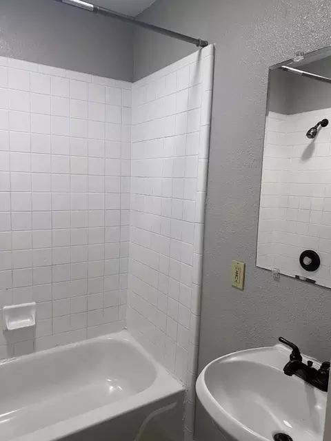527 Cedar St, San Antonio, TX 78210 photo 5