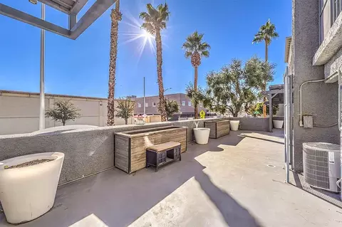 330 S 7th St, Las Vegas, NV 89101 photo 38