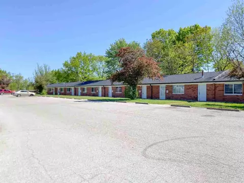 1585 Leonaire Ct, Spanish Lake, MO 63138