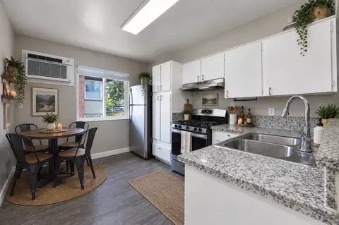 3836 Auburn Blvd, Sacramento, CA 95821
