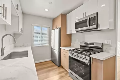 1352 W 36th St, Los Angeles, CA 90007