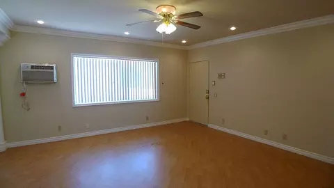 11722 Saticoy St, Los Angeles, CA 91605