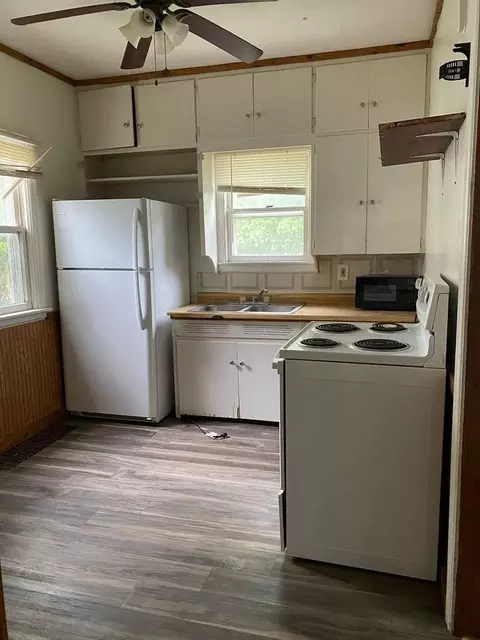111 N 11th St, Grand Forks, ND 58203