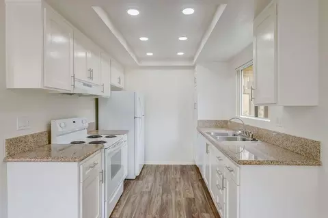859 N Mountain Ave, Upland, CA 91786