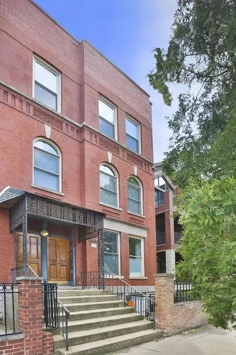 2039 W Erie St, Chicago, IL 60612