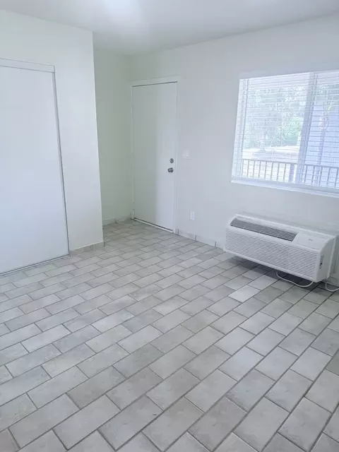 12181 San Fernando Rd, Sylmar, CA 91342