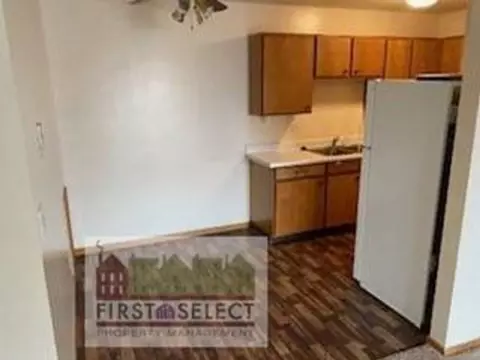 704 Imperial Dr, Morris, MN 56267