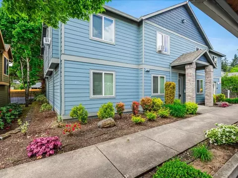 14201 E Burnside St, Portland, OR 97233