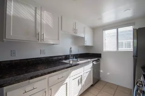 12352 Burbank Blvd, Los Angeles, CA 91607 photo 2