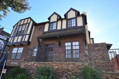 12352 Burbank Blvd, Los Angeles, CA 91607