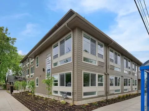 5111 SE Woodstock Blvd, Portland, OR 97206